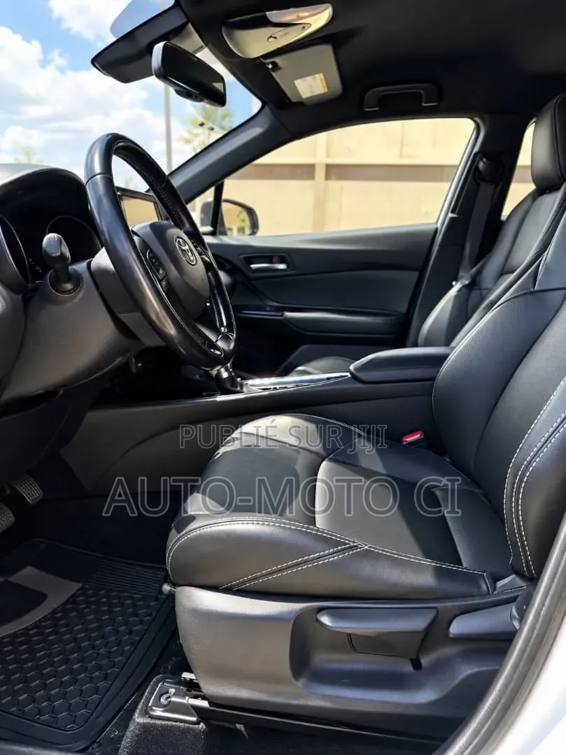 Toyota C-HR 2018 Blanc cassé