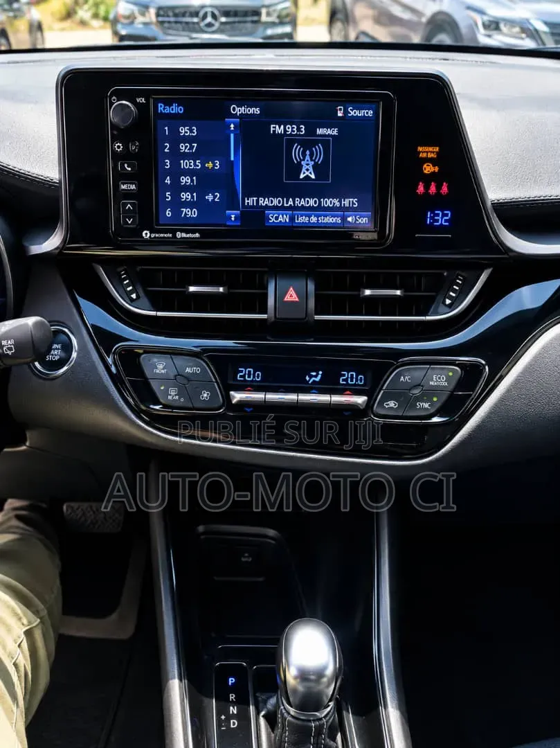 Toyota C-HR 2018 Blanc cassé