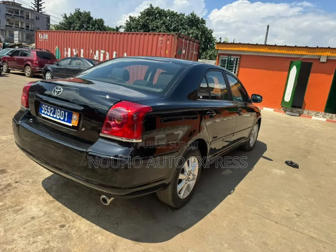 Toyota Avensis 2007 Noir