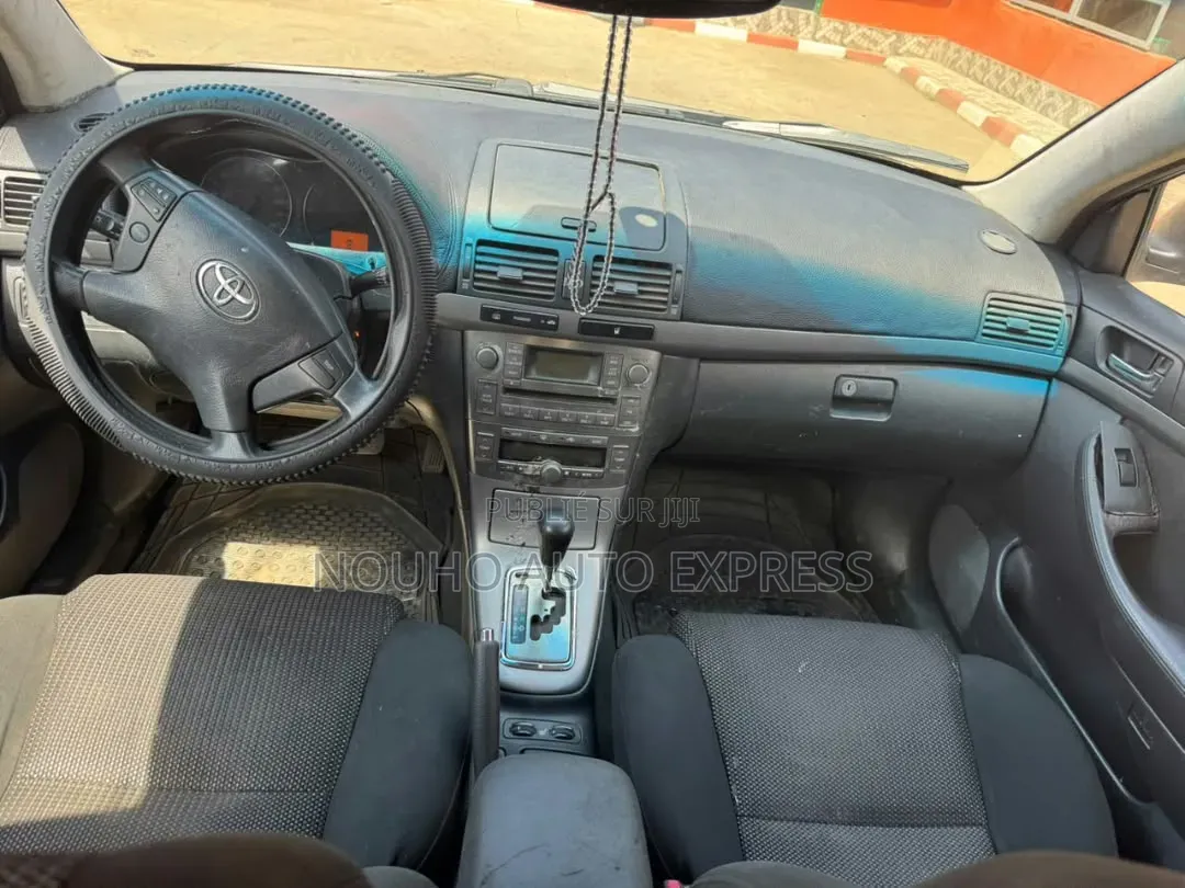 Toyota Avensis 2007 Noir