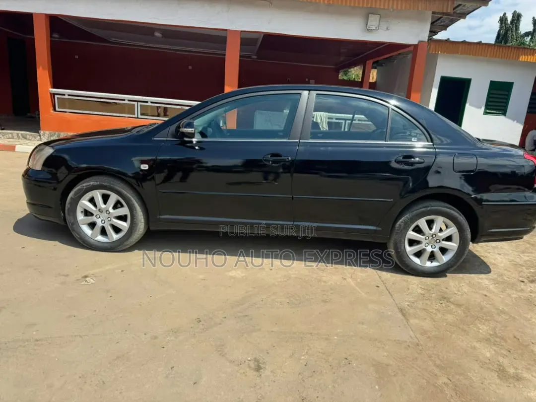 Toyota Avensis 2007 Noir