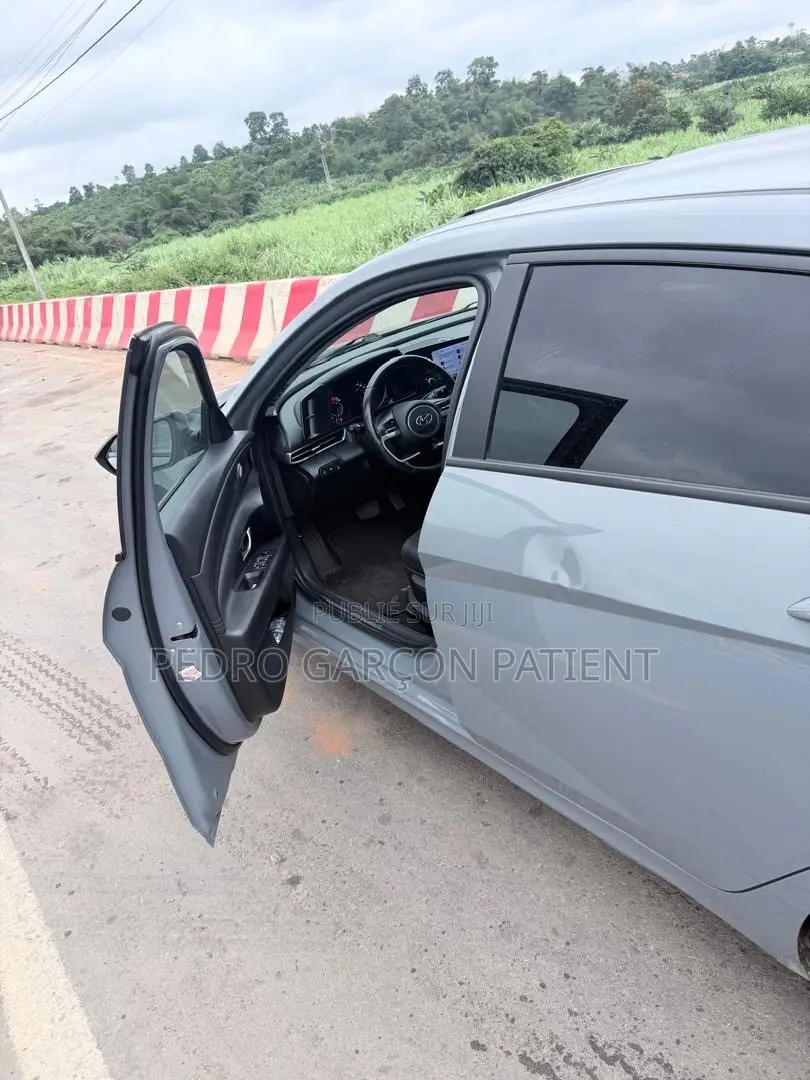 Hyundai Elantra 2022 Gris