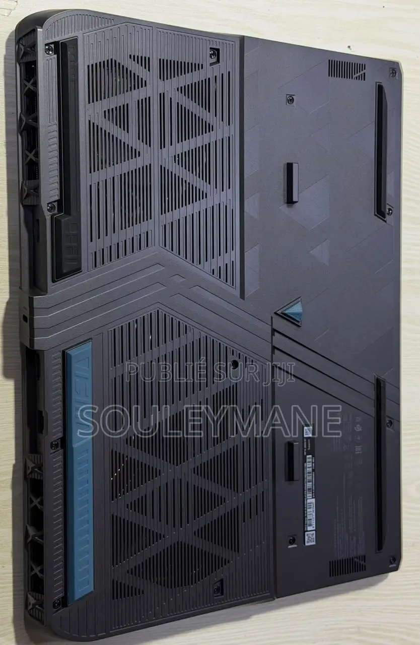 Nouveau MSI Vector 16 HX AI A2XWIG 32GB Intel Core Ultra 9 SSD 1T