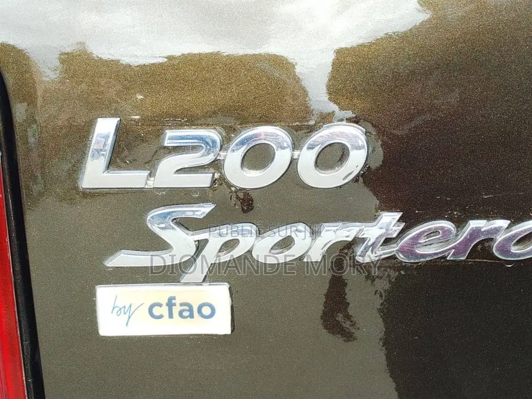 Mitsubishi L200 2025 Gris