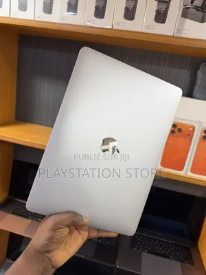 Nouveau Apple MacBook Pro 2022 M2 6GB Apple M2 SSD 250GB