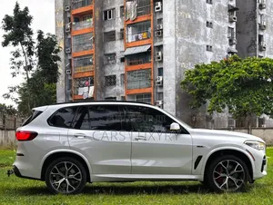 BMW X5 xDrive40i 2022 Blanc