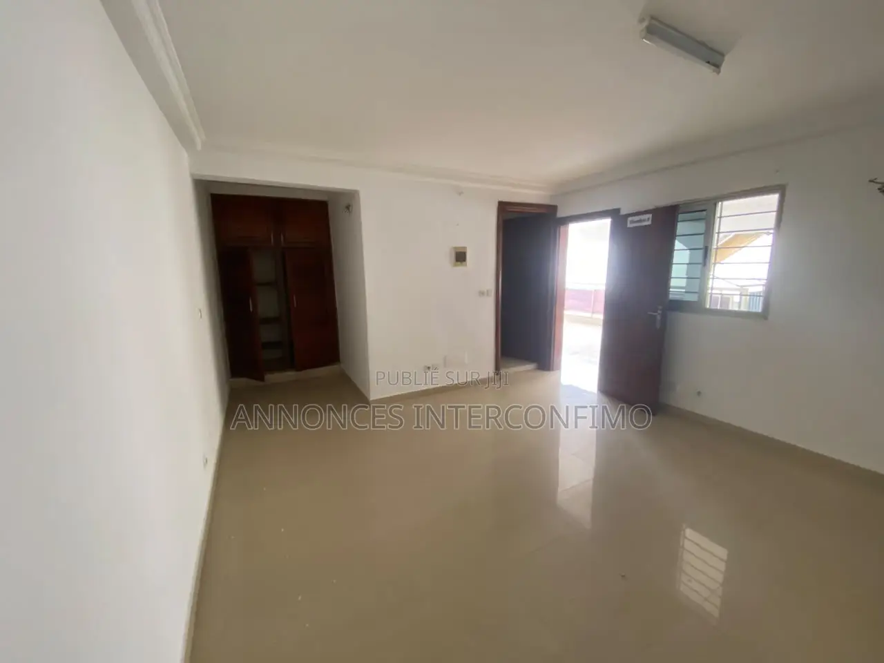 5chbre Villa dans Interconfimo Sarl, Cocody à Louer