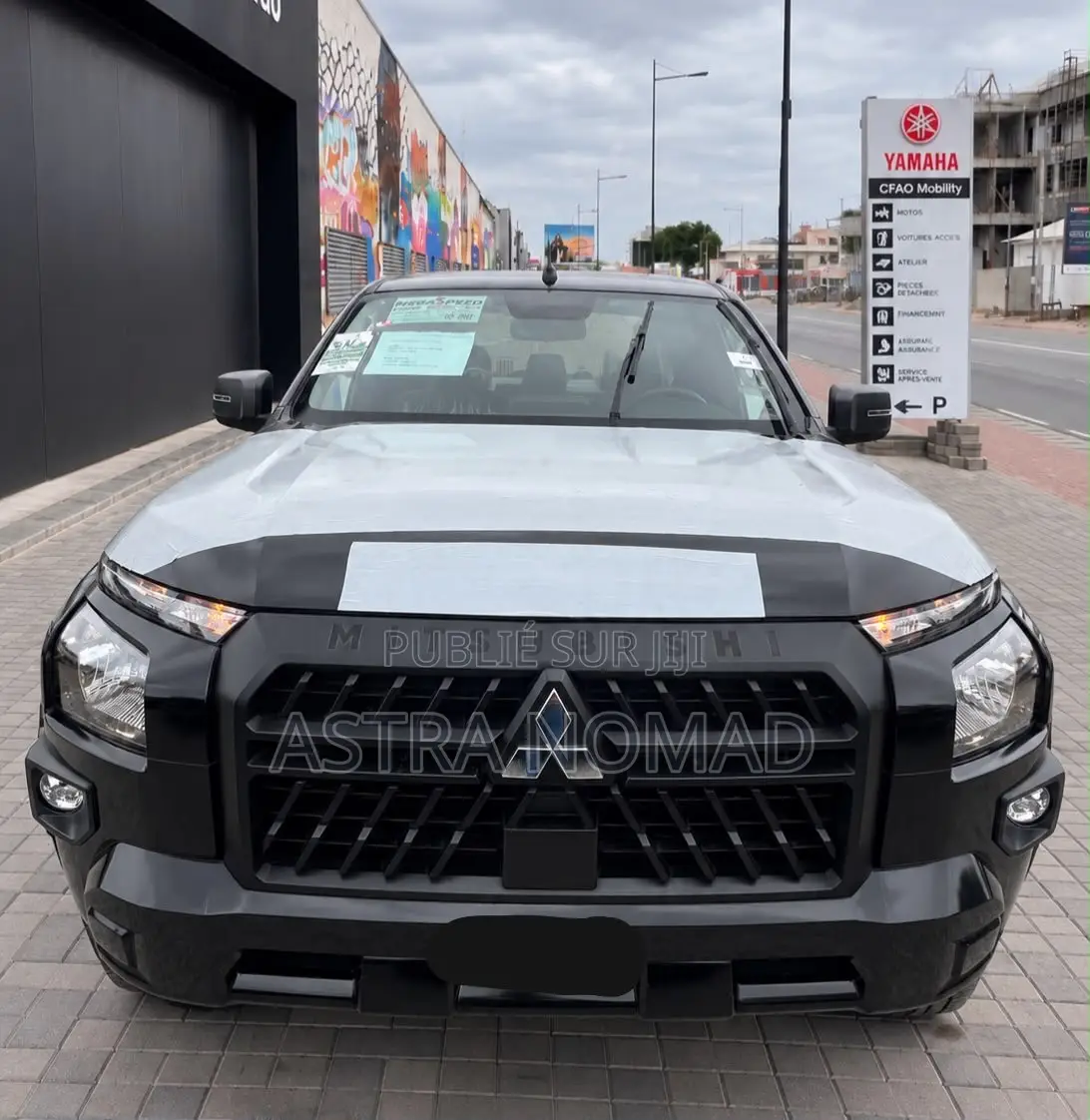 Mitsubishi L200 2025 Noir