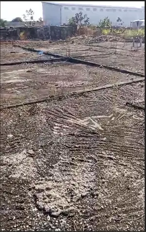 Terrain De 600 Metres Carrés a Vendre Au Peage Face Cité Callisto