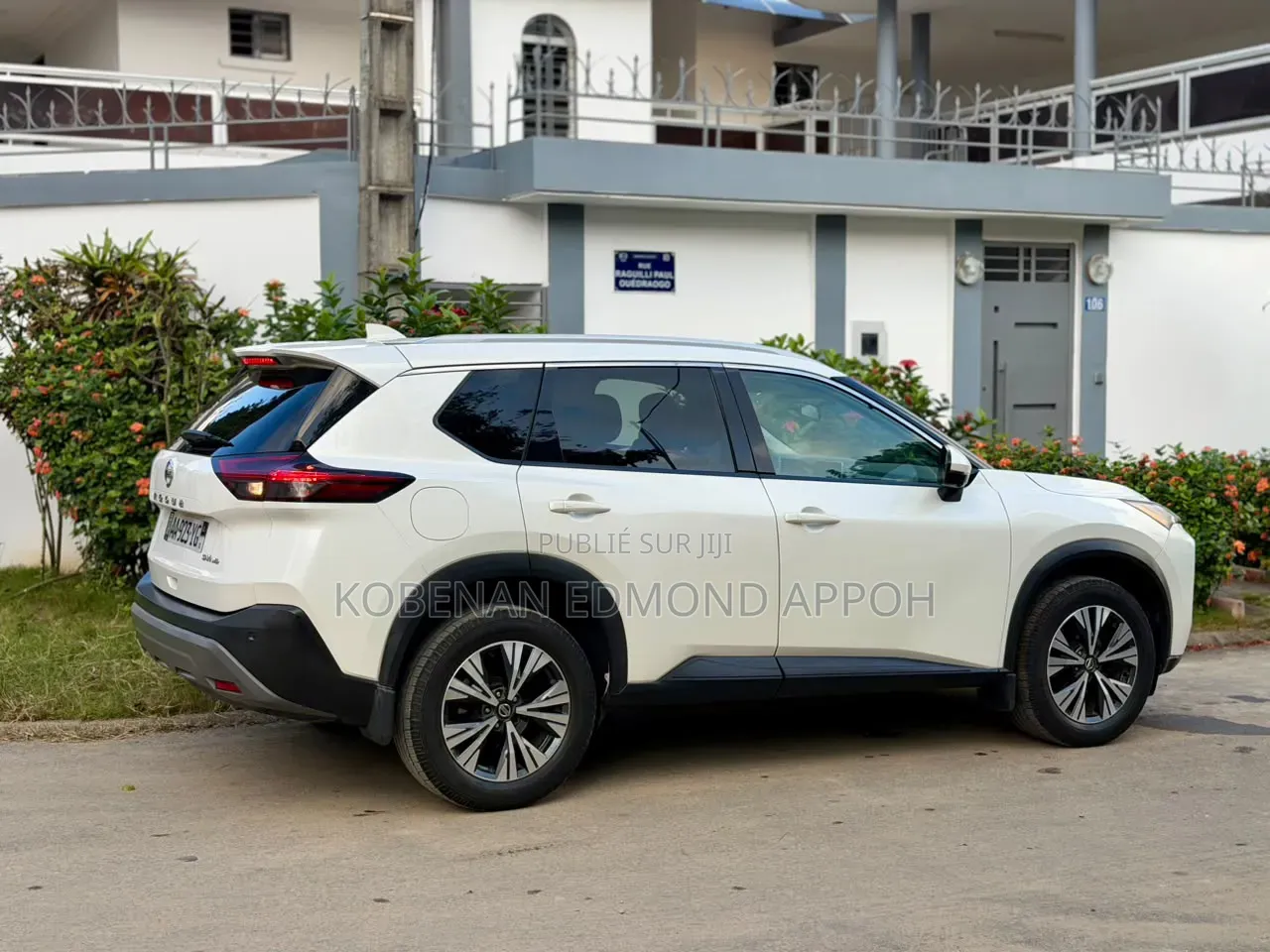 Nissan Rogue 2021 Blanc cassé