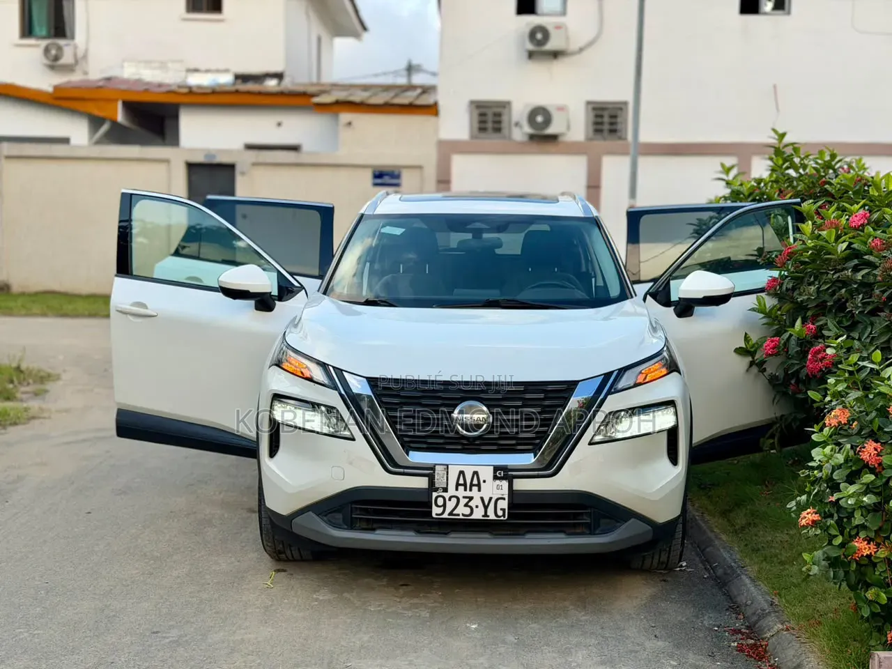 Nissan Rogue 2021 Blanc cassé
