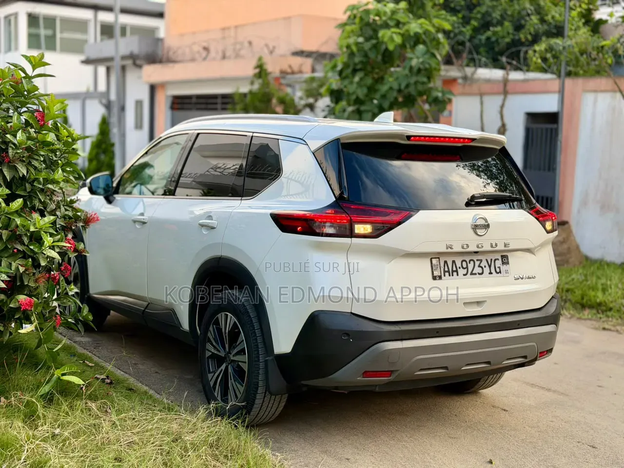 Nissan Rogue 2021 Blanc cassé