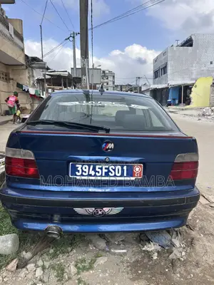 BMW 116i 2004 Bleu