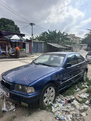 BMW 116i 2004 Bleu