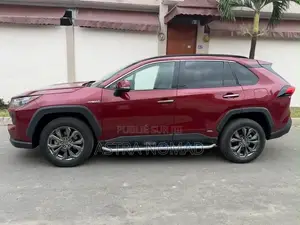 Toyota RAV4 2024 Rouge