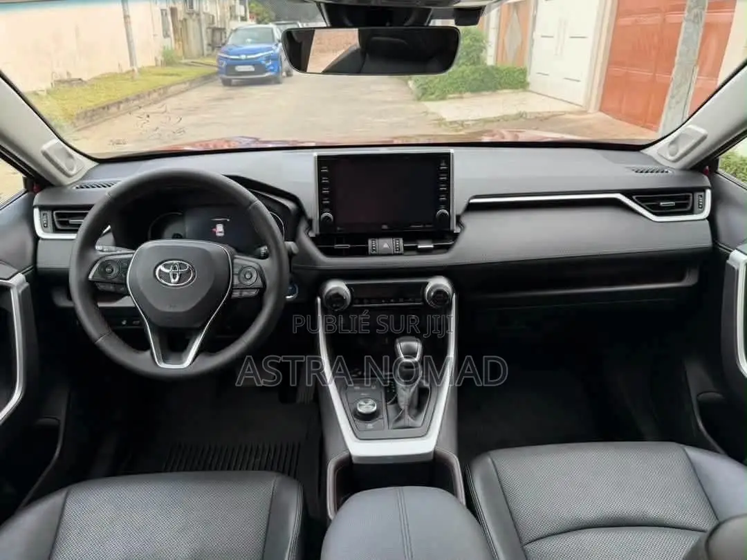 Toyota RAV4 2024 Rouge