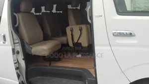 Toyota Grand HiAce 2002 Blanc