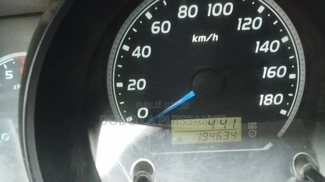 Toyota Grand HiAce 2002 Blanc