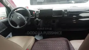 Toyota Grand HiAce 2002 Blanc