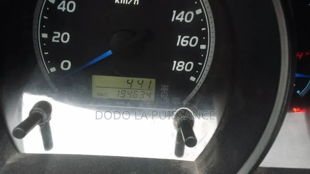 Toyota Grand HiAce 2002 Blanc