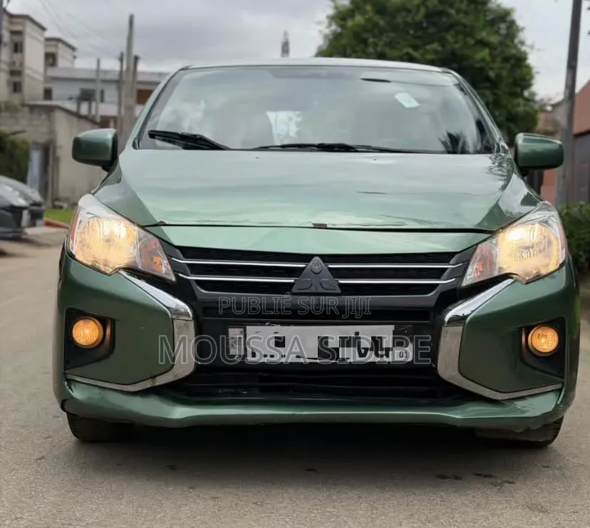 Mitsubishi Mirage Black Edition 2024 Vert