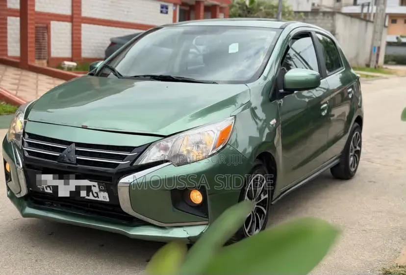 Mitsubishi Mirage Black Edition 2024 Vert
