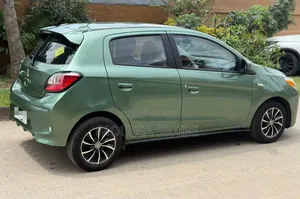 Mitsubishi Mirage Black Edition 2024 Vert