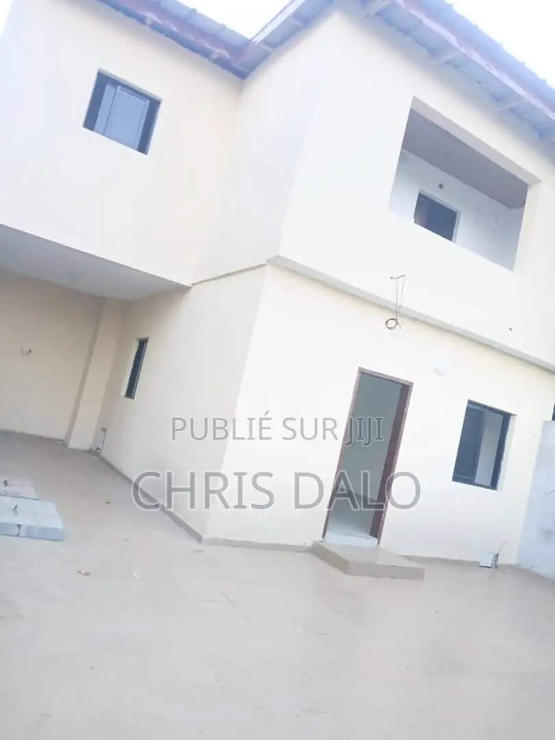 4chbre Duplex dans Pegnan, Bingerville à Vendre