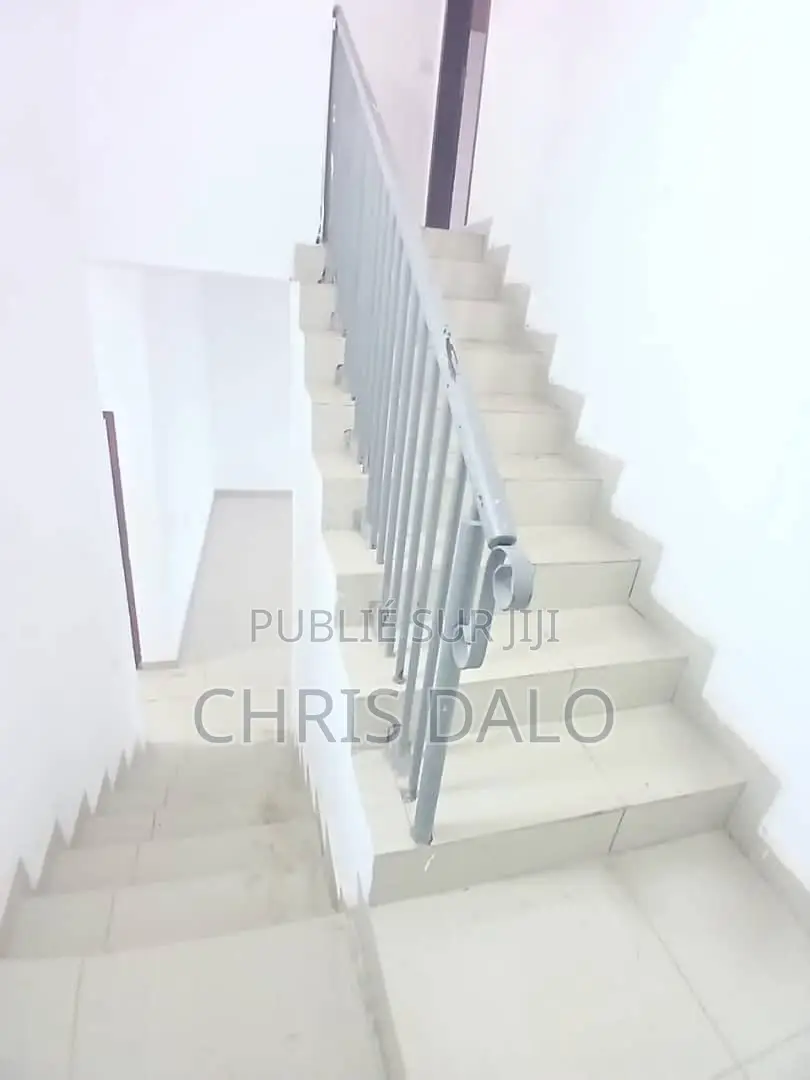4chbre Duplex dans Pegnan, Bingerville à Vendre