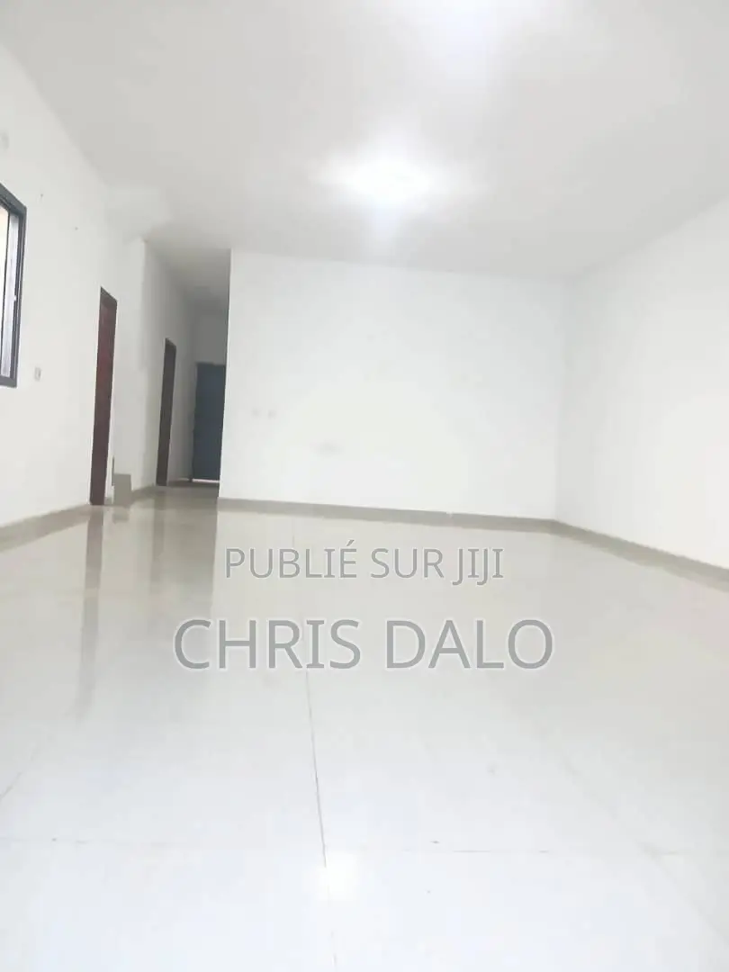 4chbre Duplex dans Pegnan, Bingerville à Vendre