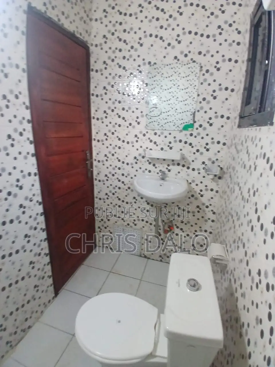 4chbre Duplex dans Pegnan, Bingerville à Vendre