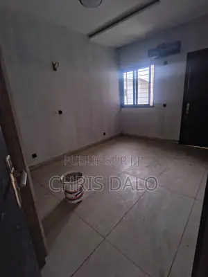 6chbre Duplex dans Pegnan, Cocody à Louer