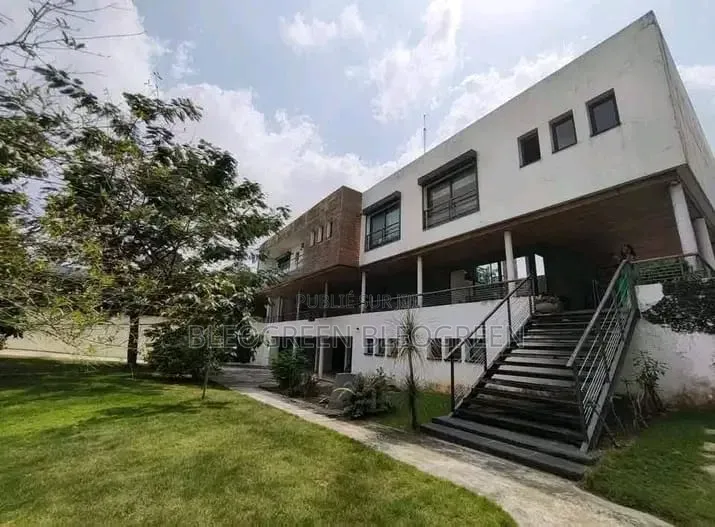 5chbre Duplex dans Cocody à Vendre