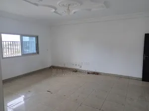 2chbre Appartement dans Appartement Spacieux, Cocody à Louer