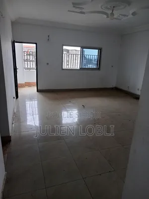 2chbre Appartement dans Appartement Spacieux, Cocody à Louer