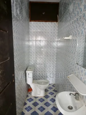 2chbre Appartement dans Appartement Spacieux, Cocody à Louer