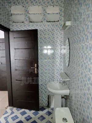 2chbre Appartement dans Appartement De 3, Cocody à Louer