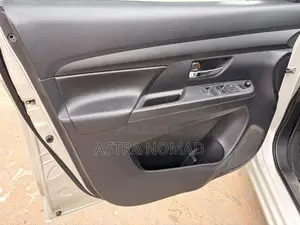 Suzuki Ertiga 2022 Gris