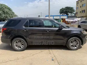 Ford Explorer XLT 4dr 4x4 (2.3L 4cyl 6A) 2017 Gris