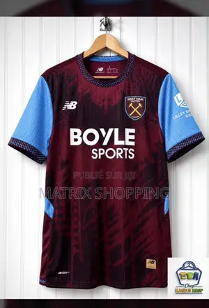 Maillots De Football Et Vêtements Tendance