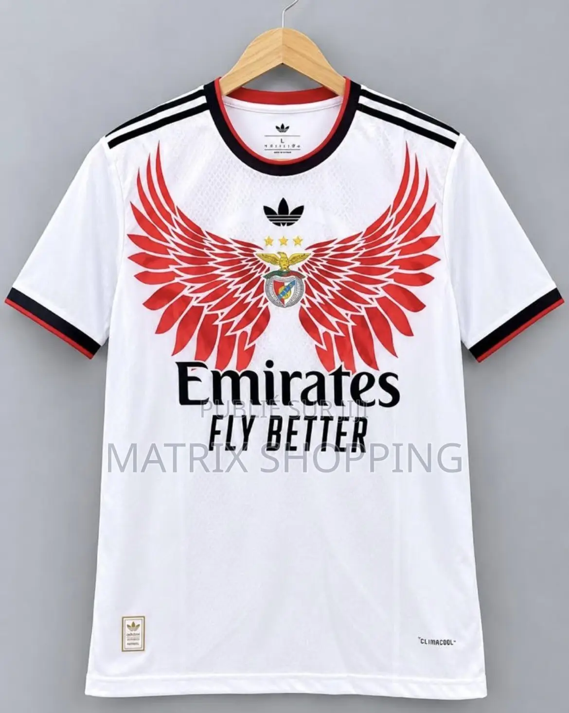 Maillots De Football Et Vêtements Tendance