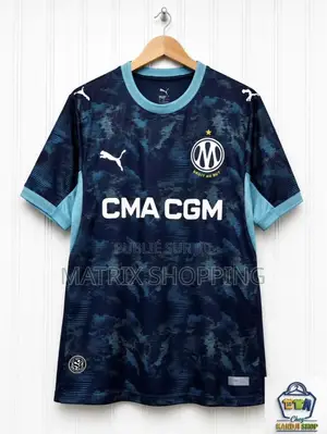Maillots De Football Et Vêtements Tendance