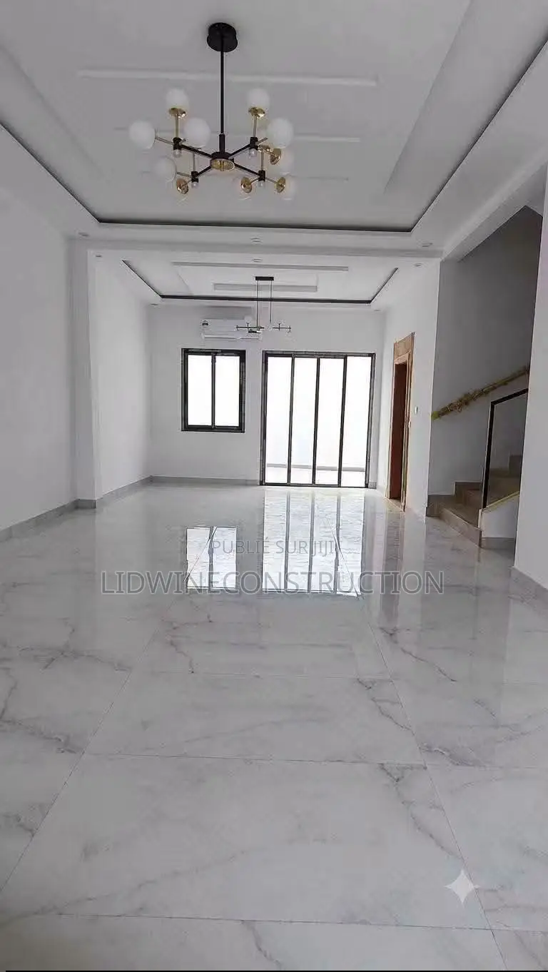 4chbre Duplex dans Bingerville à Vendre