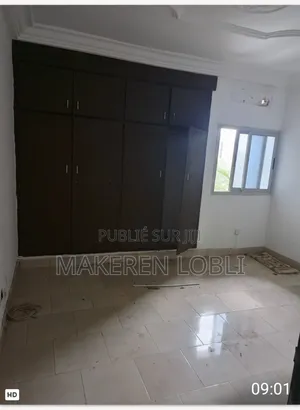 2chbre Appartement dans Ste Clémentine, Cocody à Louer