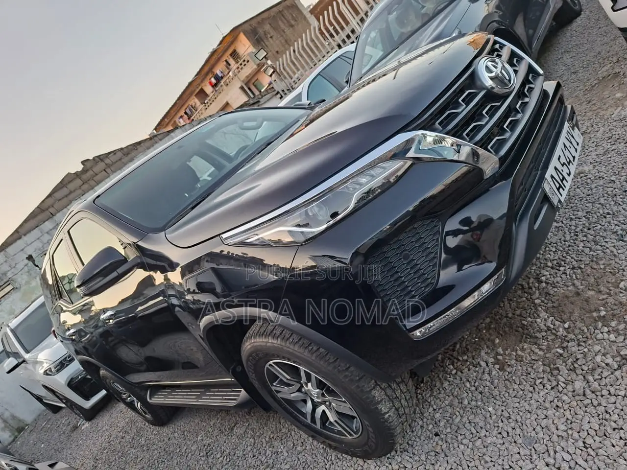 Toyota Frontlander 2025 Noir