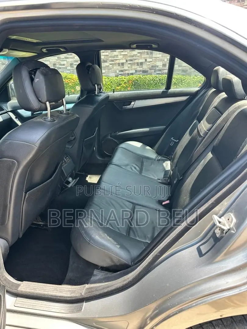 Mercedes-Benz C300 Luxury Sedan AWD (3.0L 6cyl 7A) 2008 Gris