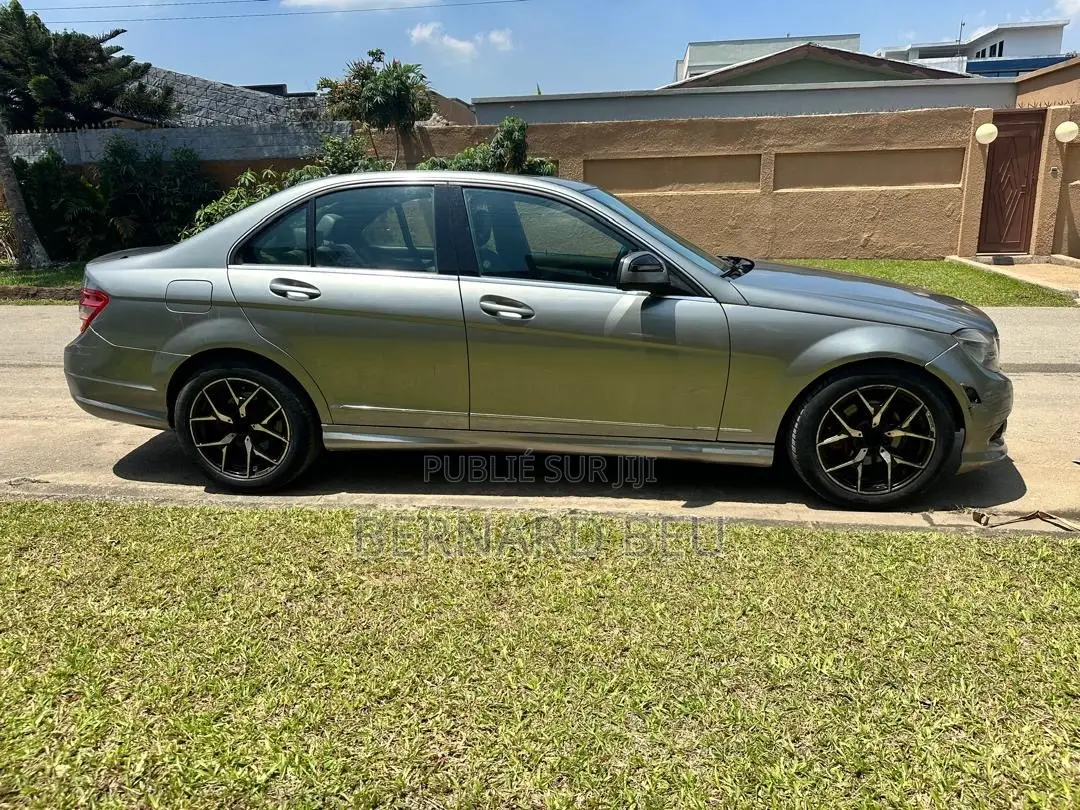 Mercedes-Benz C300 Luxury Sedan AWD (3.0L 6cyl 7A) 2008 Gris
