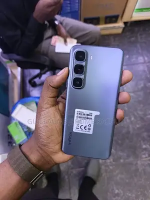 Nouveau Infinix Hot 50 Pro+ 4G 256 GB Gris