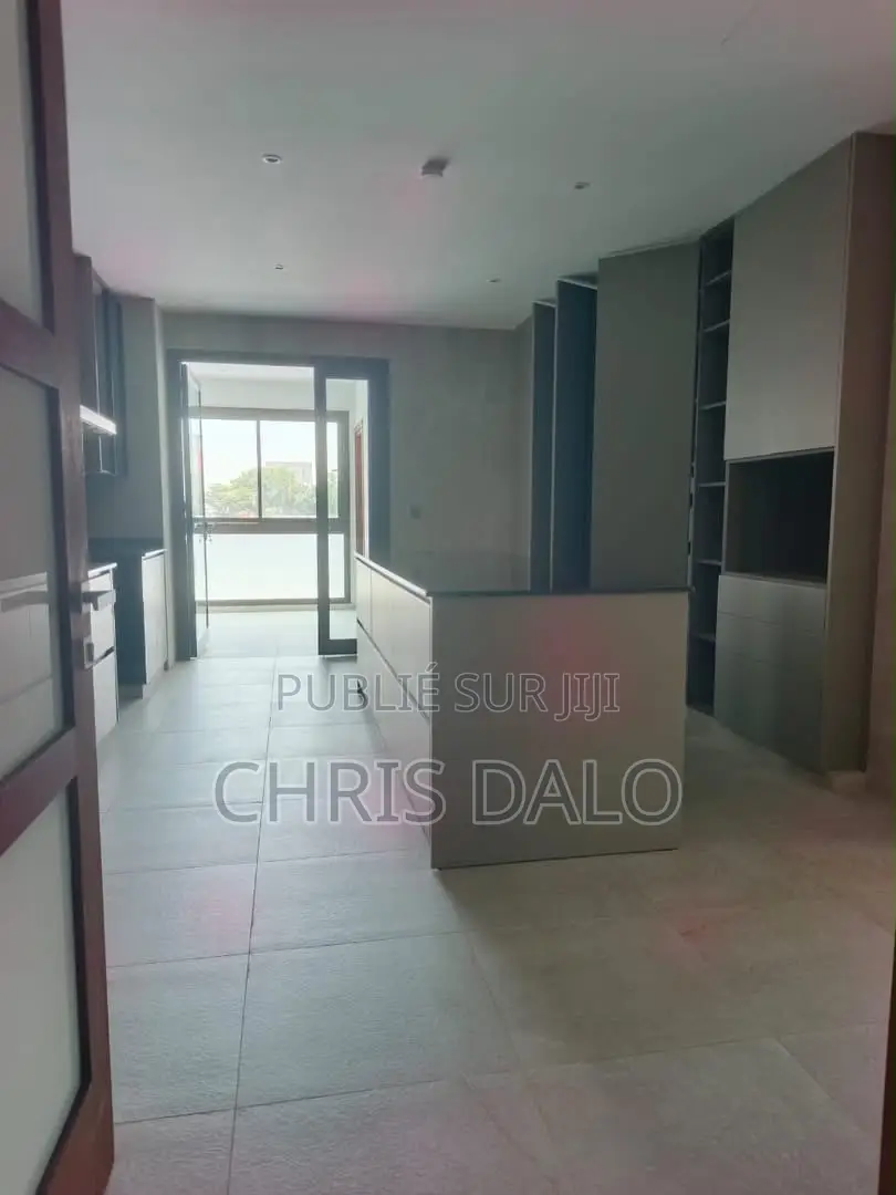 4chbre Appartement dans Règne Immobilier, Marcory à Louer