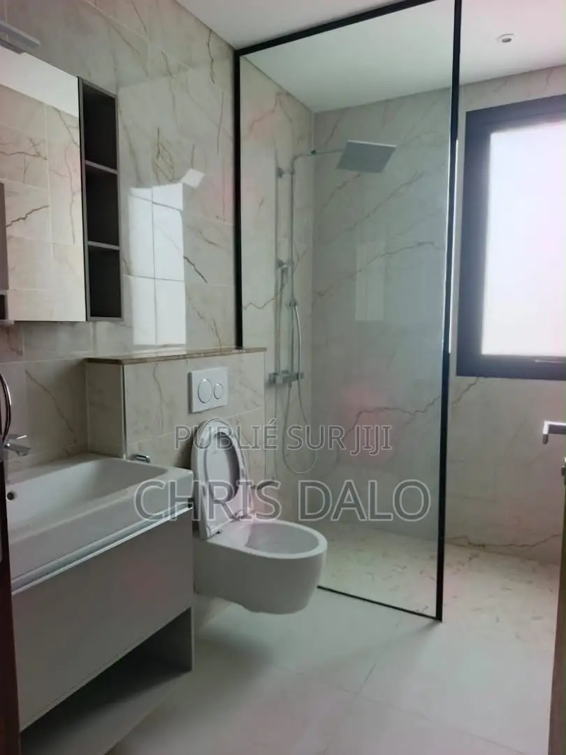 4chbre Appartement dans Règne Immobilier, Marcory à Louer